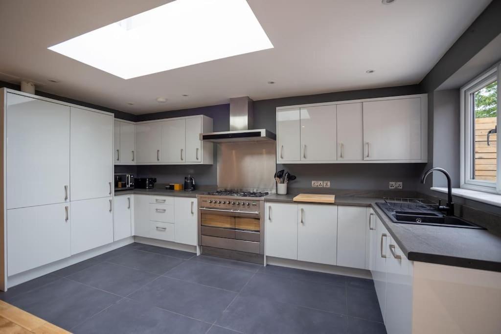 Hereford - Clifton Villa - Beautifully Presented House Located A Short Walk From City Centre - Sleeps 6 Guests - Perfect For Exploring Hereford - Hosted By Rentmyhouse Εξωτερικό φωτογραφία