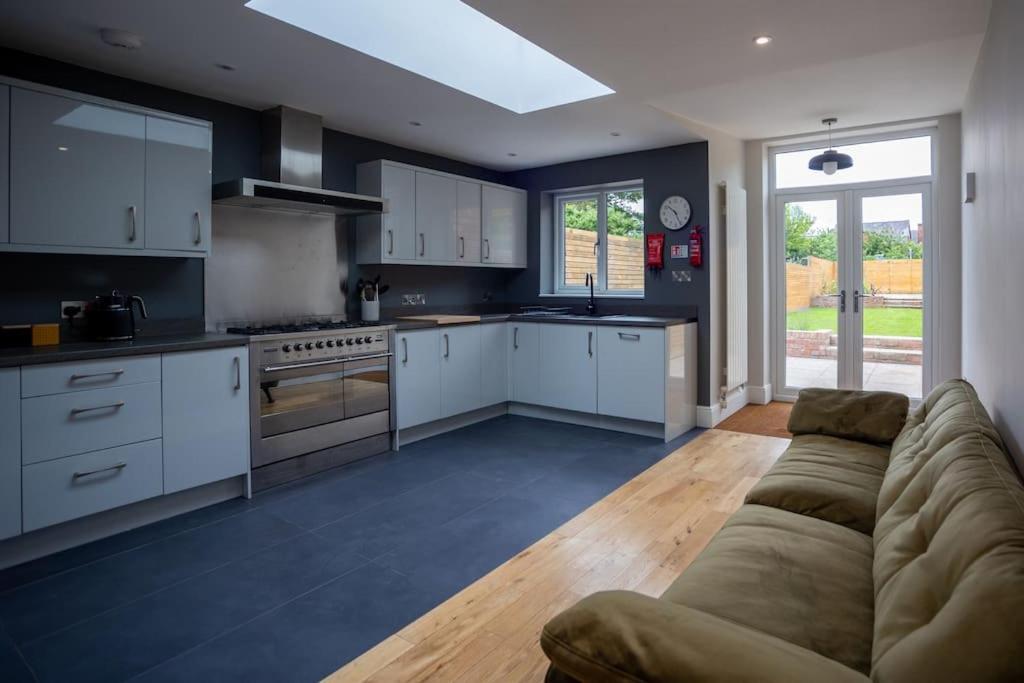 Hereford - Clifton Villa - Beautifully Presented House Located A Short Walk From City Centre - Sleeps 6 Guests - Perfect For Exploring Hereford - Hosted By Rentmyhouse Εξωτερικό φωτογραφία